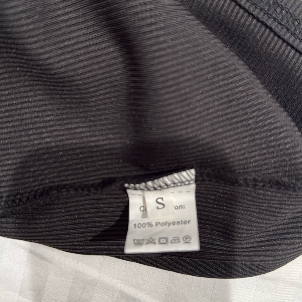 NWOT‎ Ruffle Blouse - Picture 2 of 3